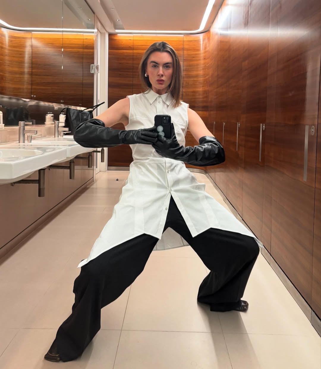 금융 우먼 캣의 출근룩